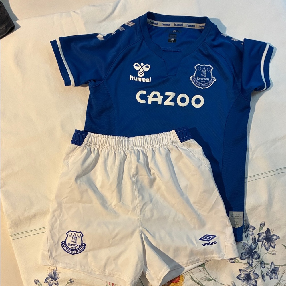 Everton set Hummel Kids Blue and White Soccer Jersey
